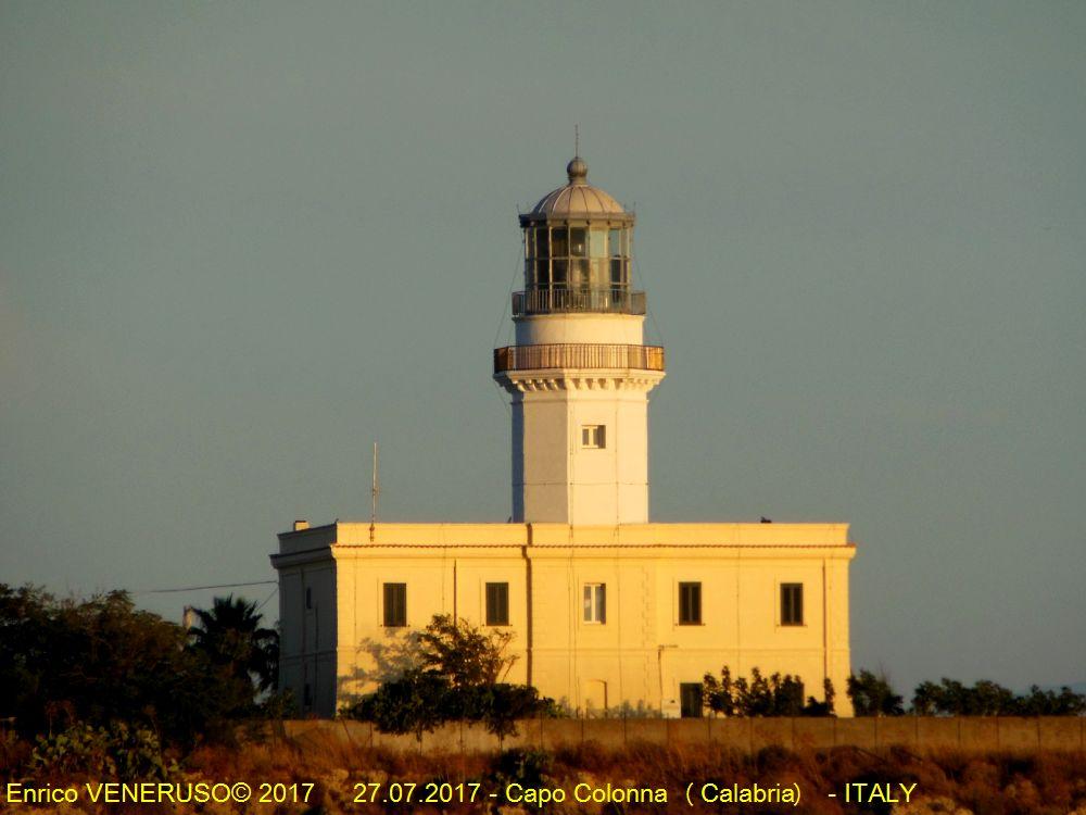 68b  -- Faro di Capo Colonna  ( Calabria)  )- Lighthouse of Capo Colonna ( Calabria - ITALY).jpg